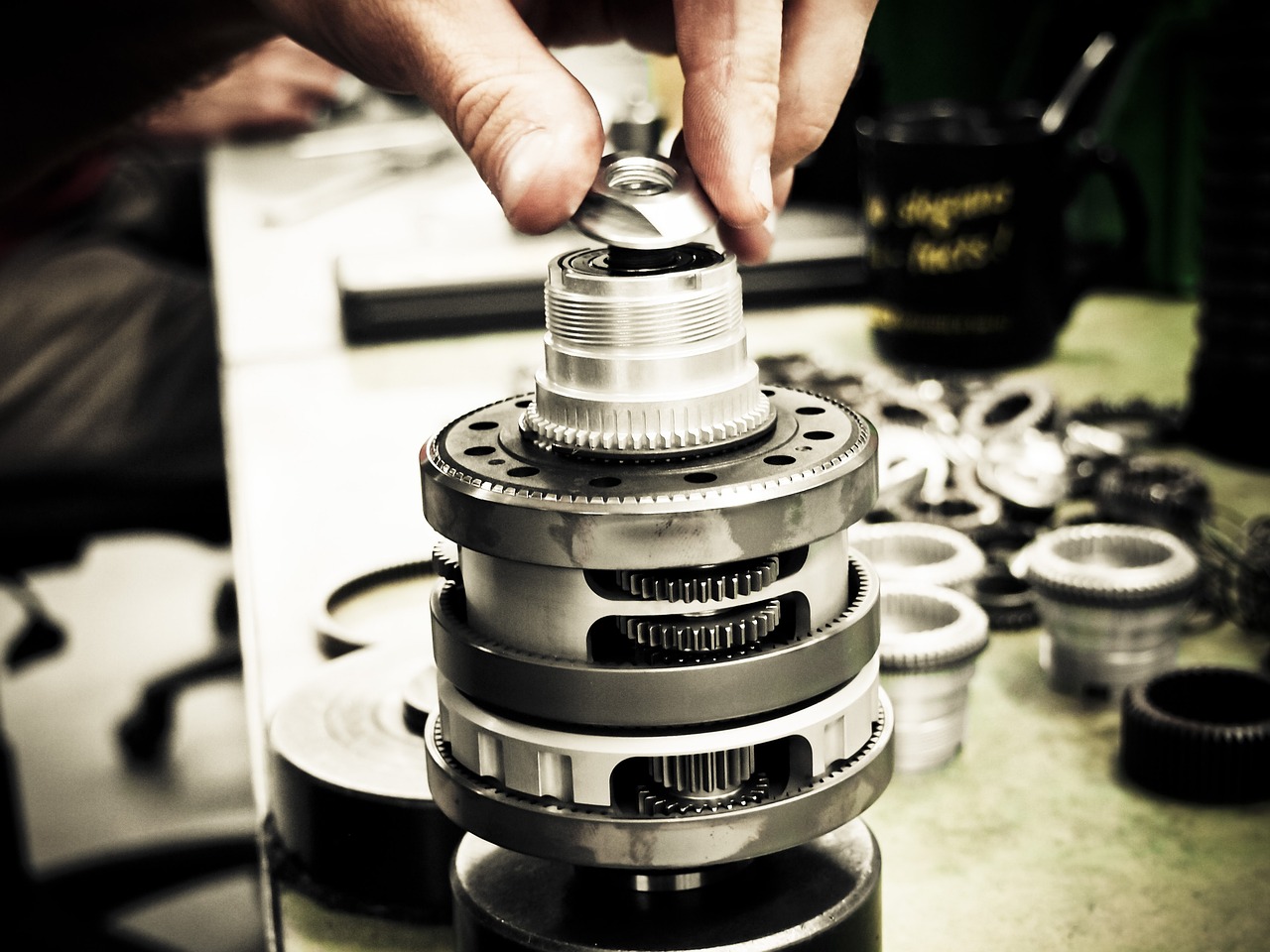 防范出现不同类型的网络和数据损害：从修zheng和刑法方面进行预防工作。